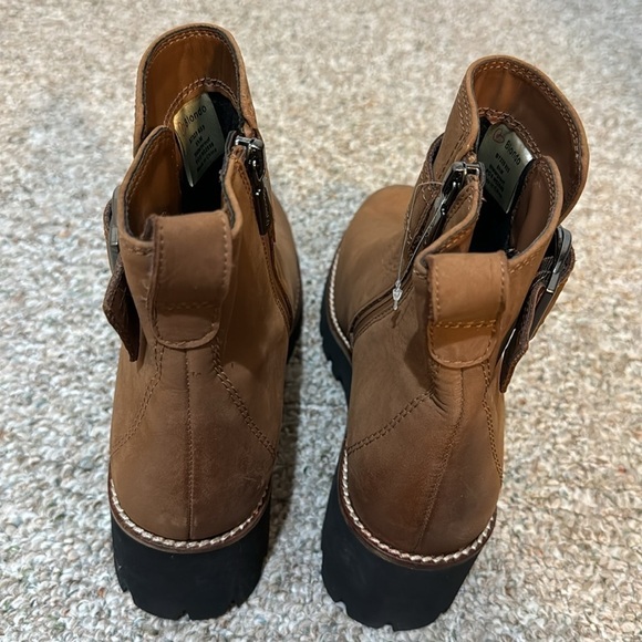 NEW! Dagger Waterproof Nubuck Leather Booties - Size 8.5 - Picture 5 of 13